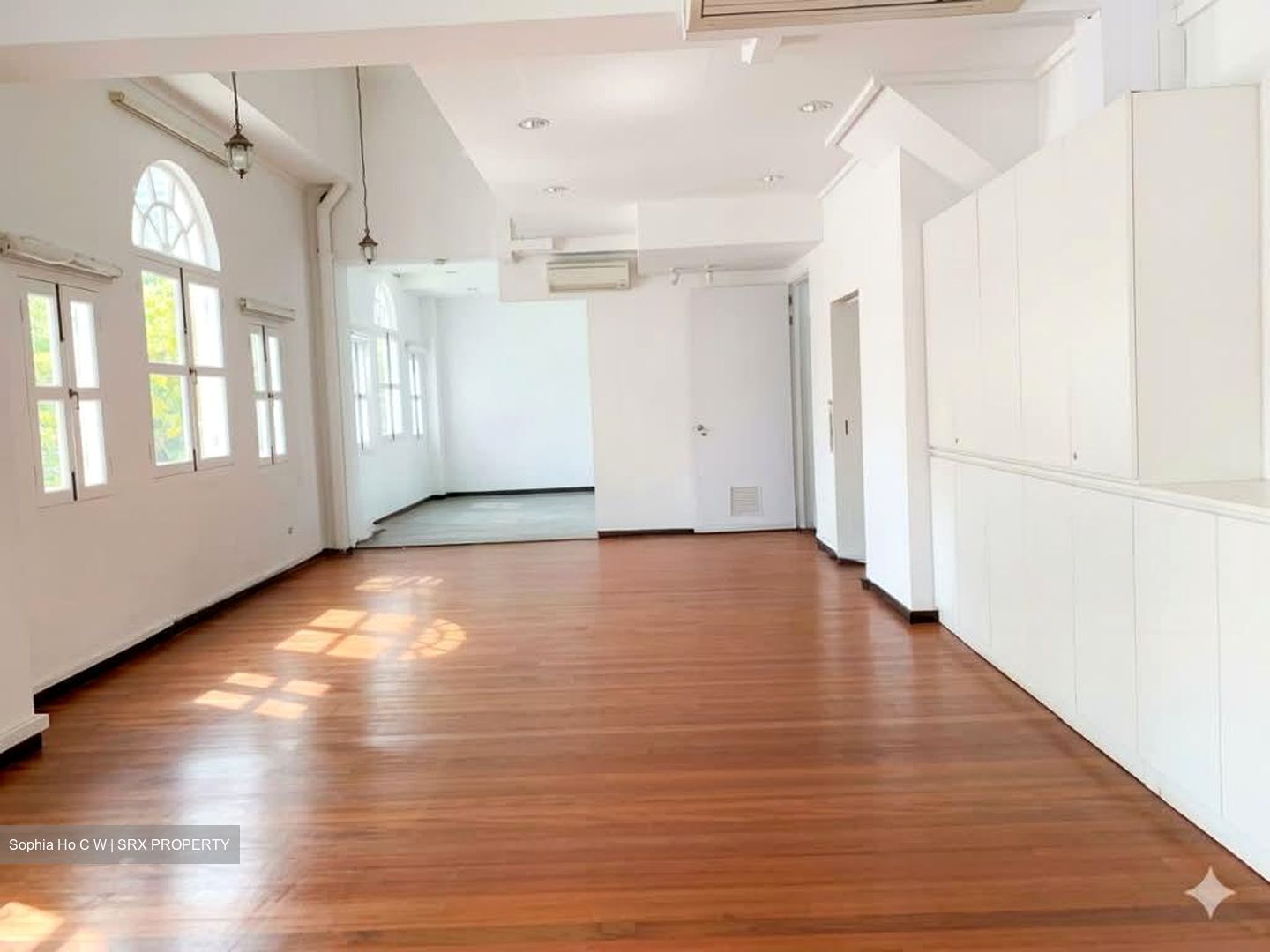 Emerald Garden (D1), Office #604213691